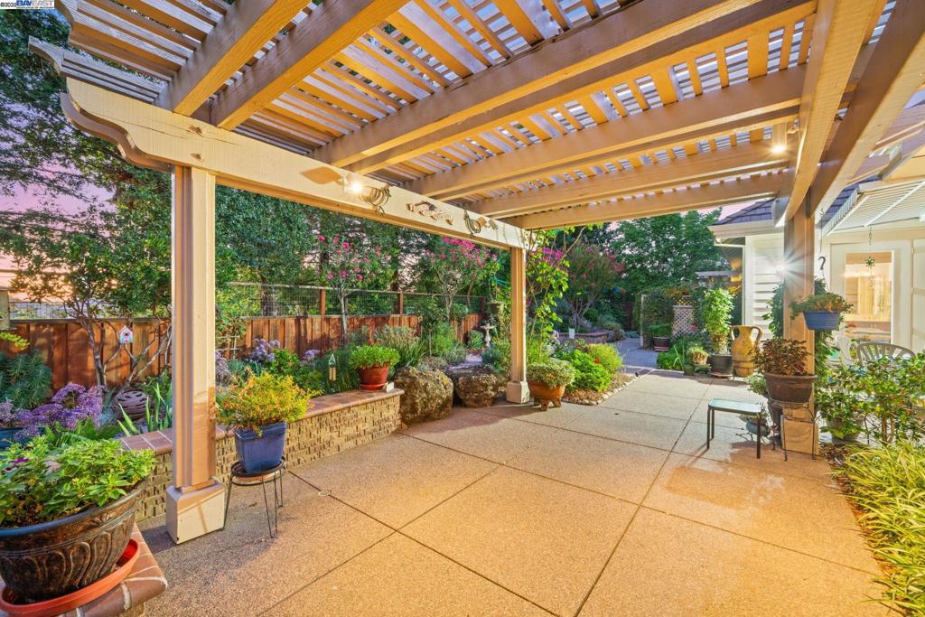 RUBY HILL - Residential