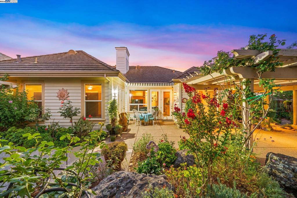 RUBY HILL - Residential