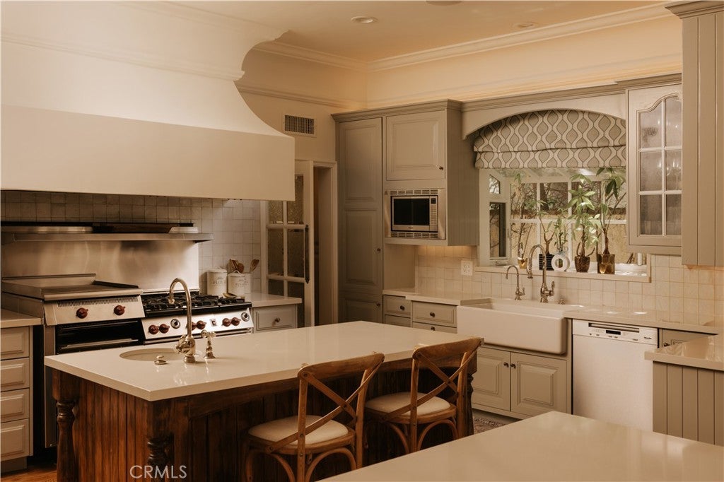 4155 Green Meadow Court