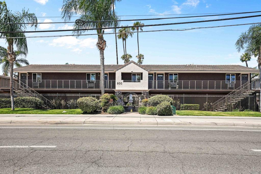 800 N Mollison Avenue 10