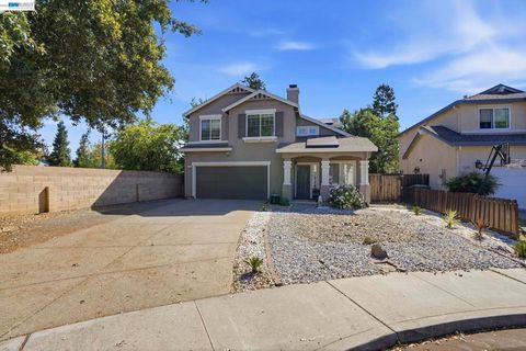 Photo of 1184 Shadowcliff Ct Ct, Brentwood, CA 94513 (MLS # 41129106)