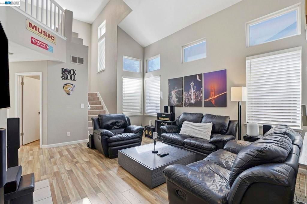 Photo of 1184 Shadowcliff Ct Ct, Brentwood, CA 94513 (MLS # 41129106)