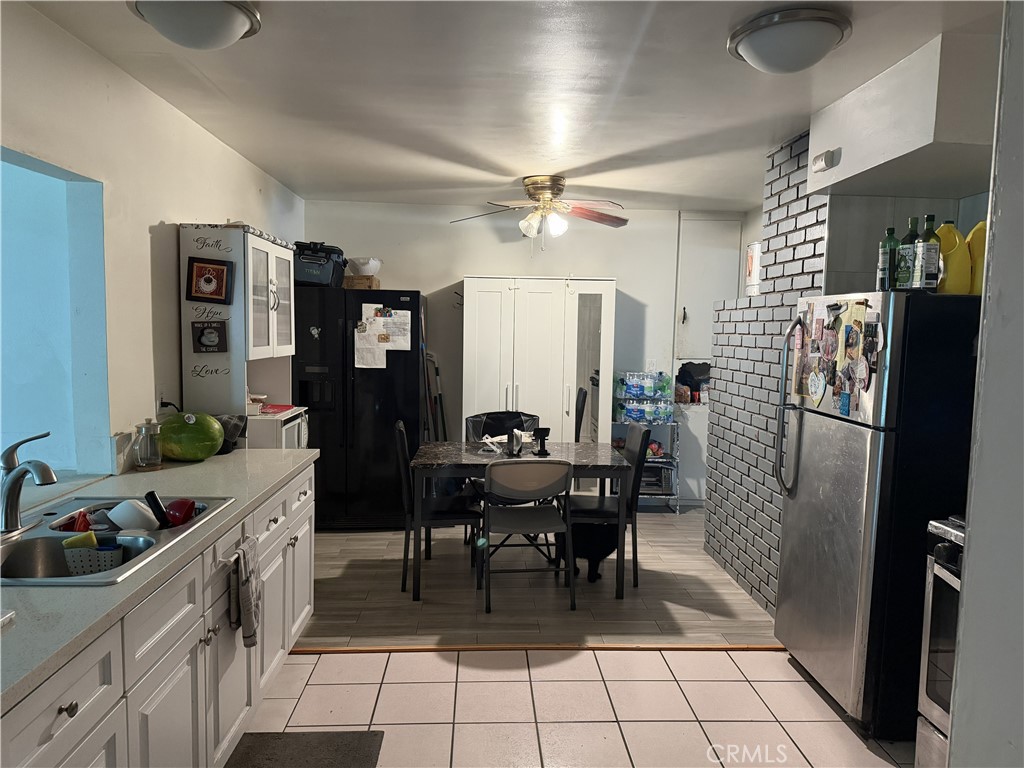 1420 W 11th Street