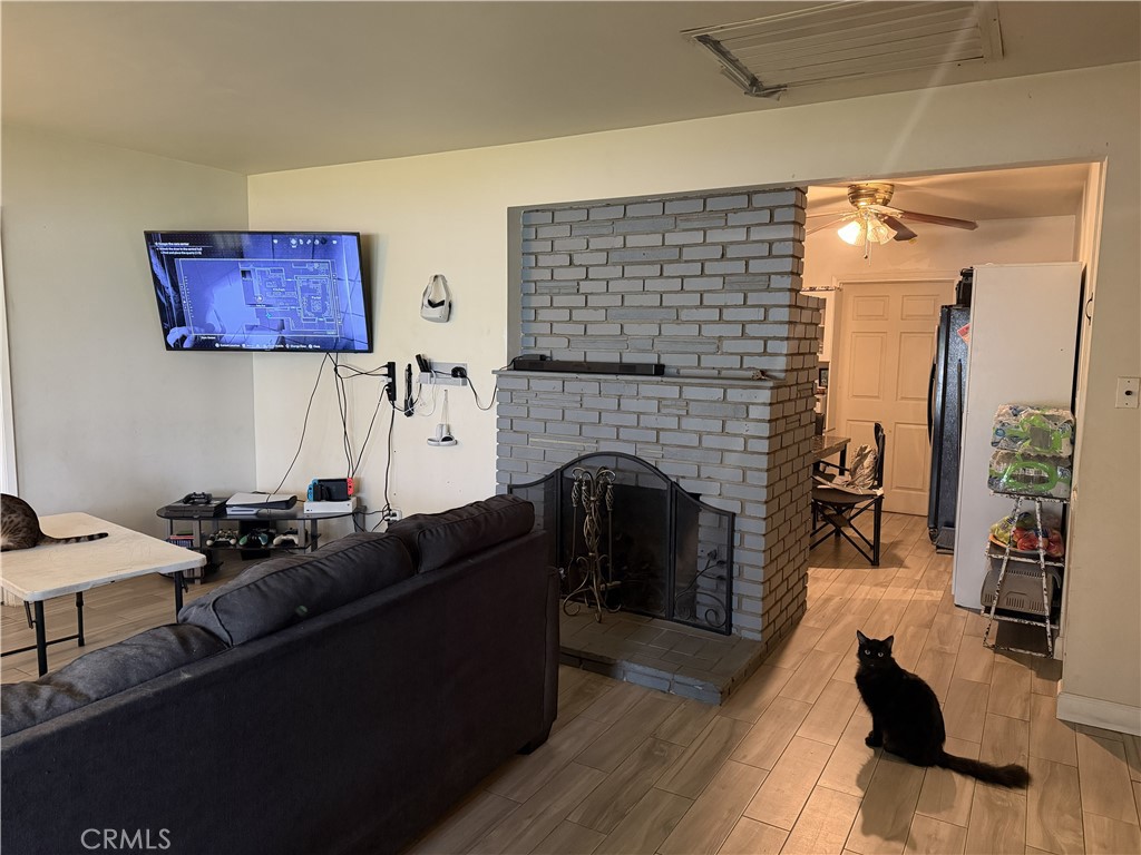 1420 W 11th Street