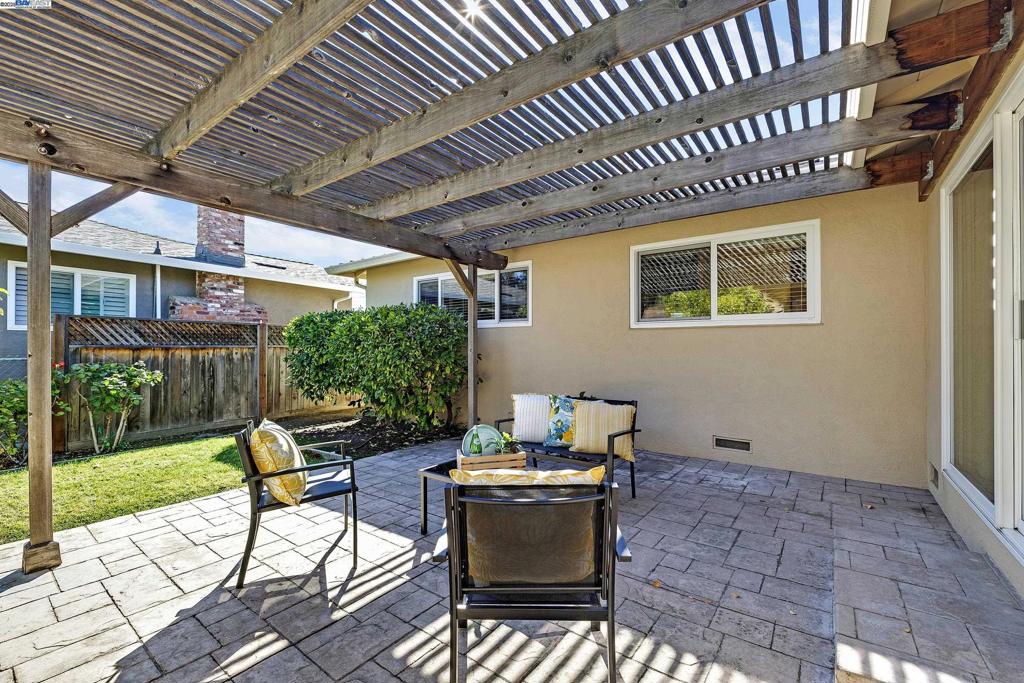 EASTSIDE JENSEN - Residential