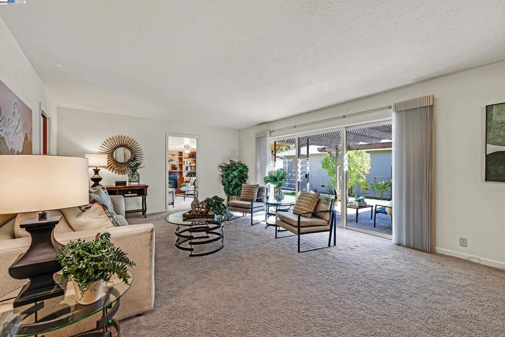 EASTSIDE JENSEN - Residential