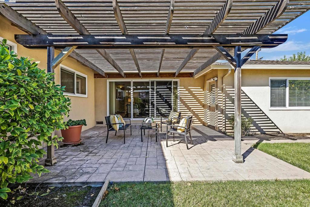 EASTSIDE JENSEN - Residential