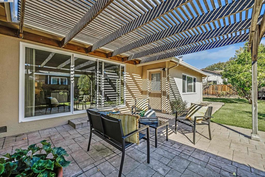 EASTSIDE JENSEN - Residential