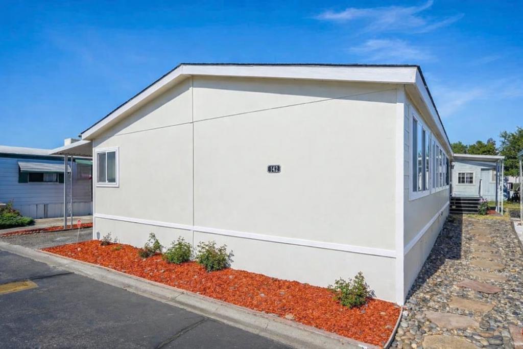 5450 Monterey Road 142