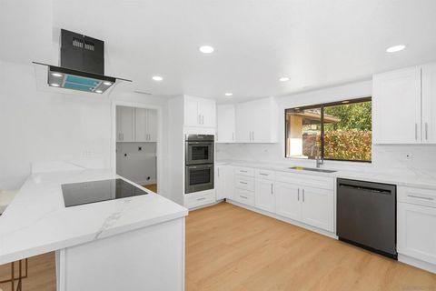 Photo of 363 Tumble Creek Ln Ln, Fallbrook, CA 92028 (MLS # 250045645SD)