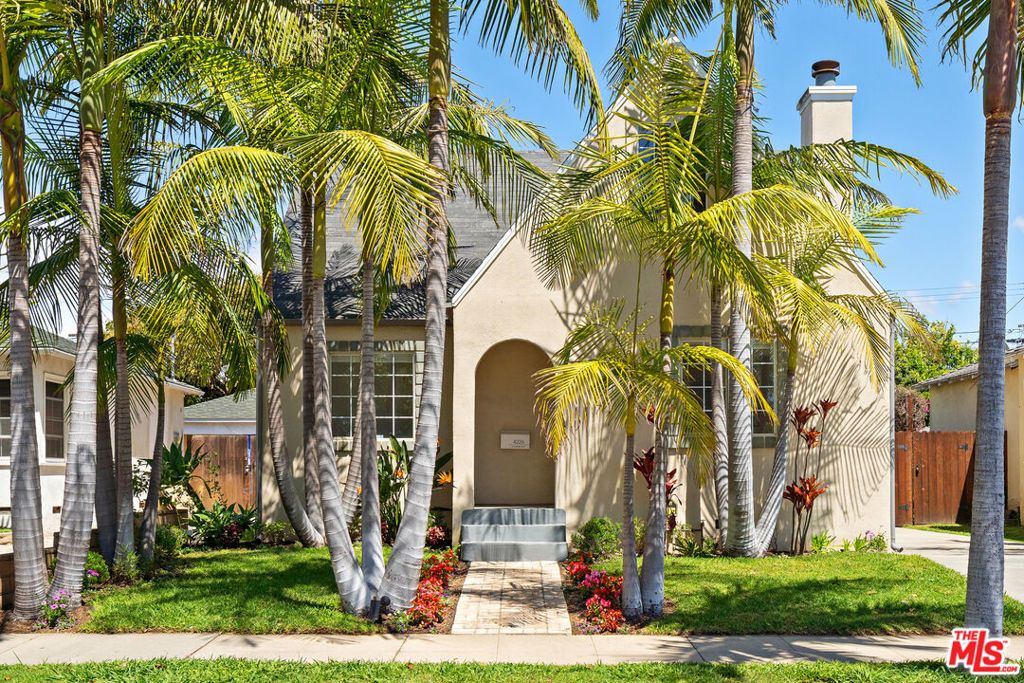 Photo of 4226 Lyceum Avenue, Los Angeles, CA 90066 (MLS # 26725155)