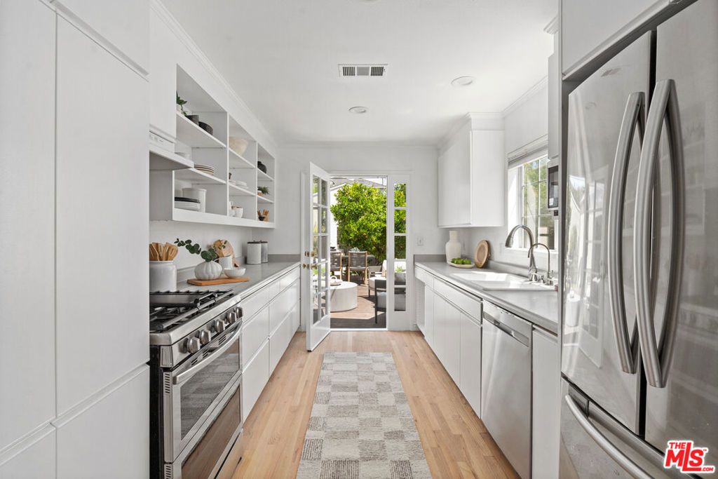 Photo of 4226 Lyceum Avenue, Los Angeles, CA 90066 (MLS # 26725155)
