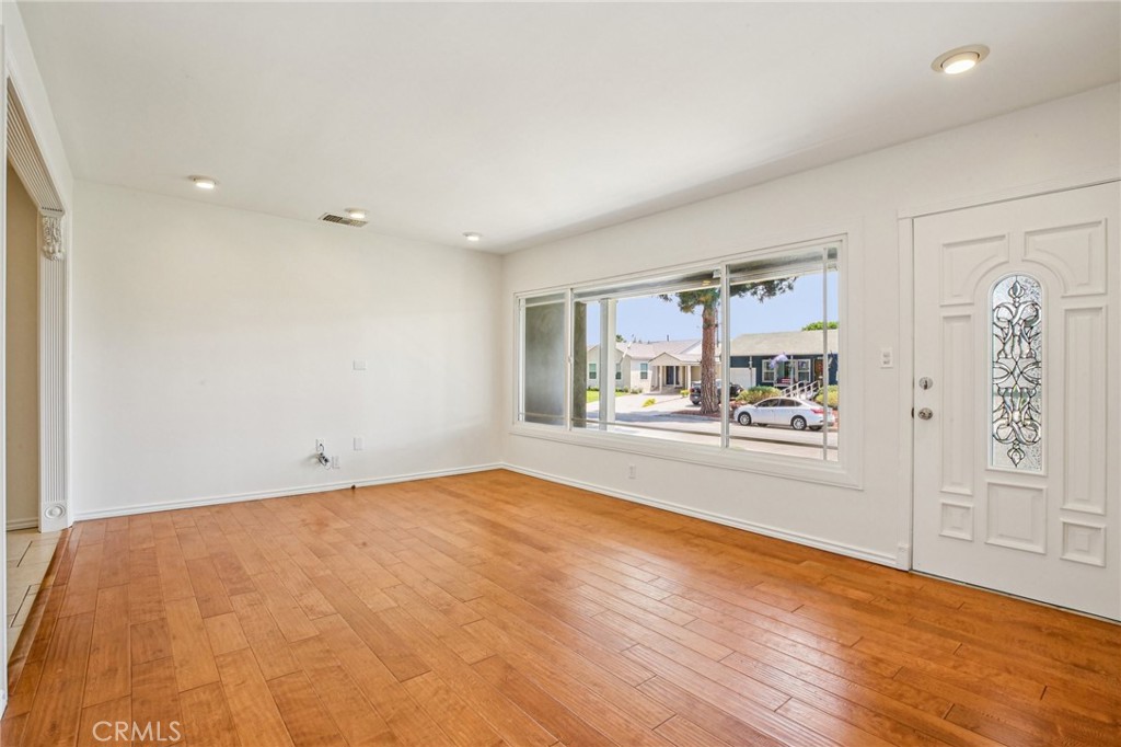 5033 Premiere Avenue
