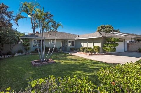 Photo of 905 N Bender Ave, Covina, CA 91724 (MLS # WS26030933)