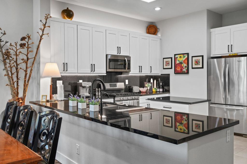 Rancho Mirage C.C. - Residential Lease