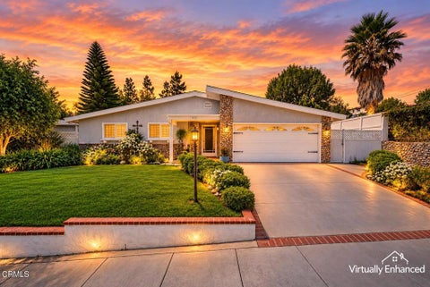 Photo of 829 Sheffield Place, Thousand Oaks, CA 91360 (MLS # V1-39097)