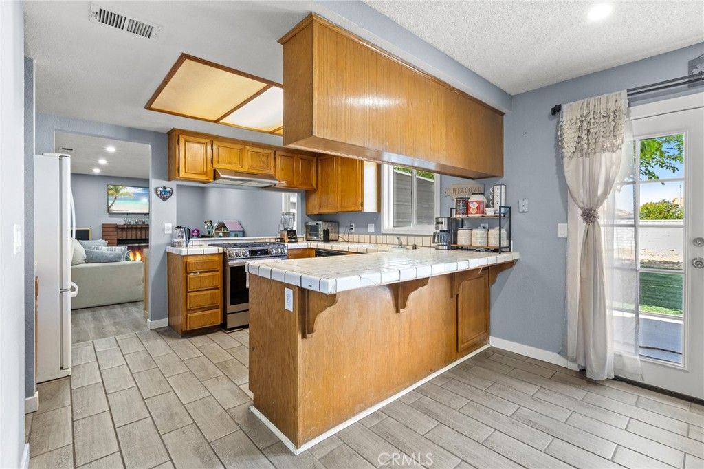 listing image 130722867877255304332