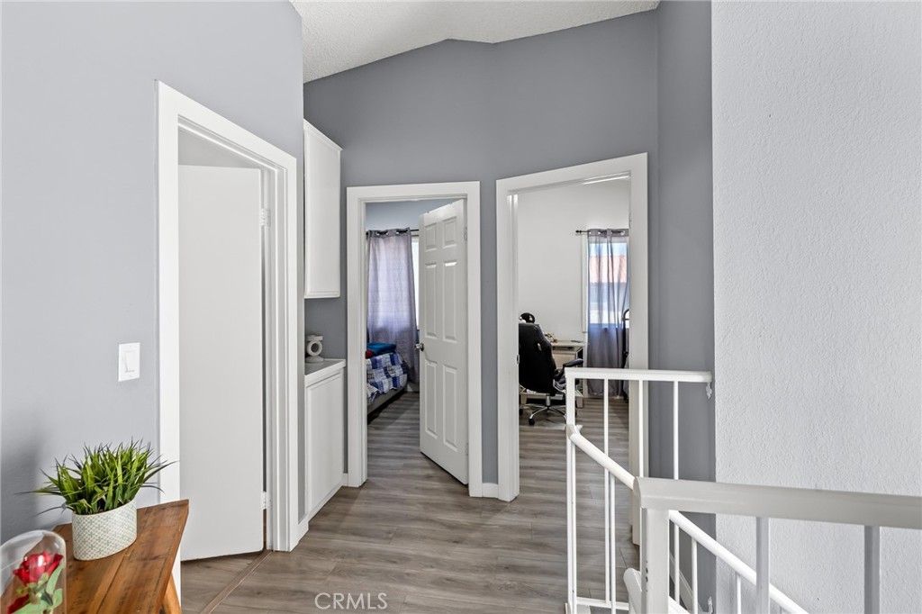 listing image 130722227649032233140
