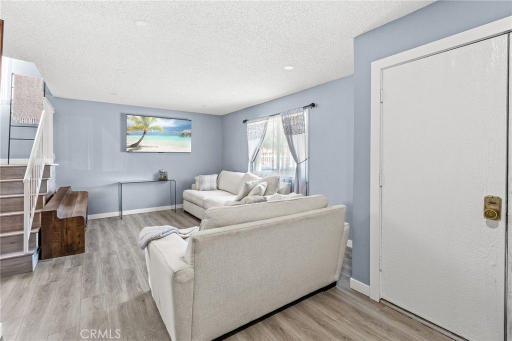 listing image 130720886086079310130