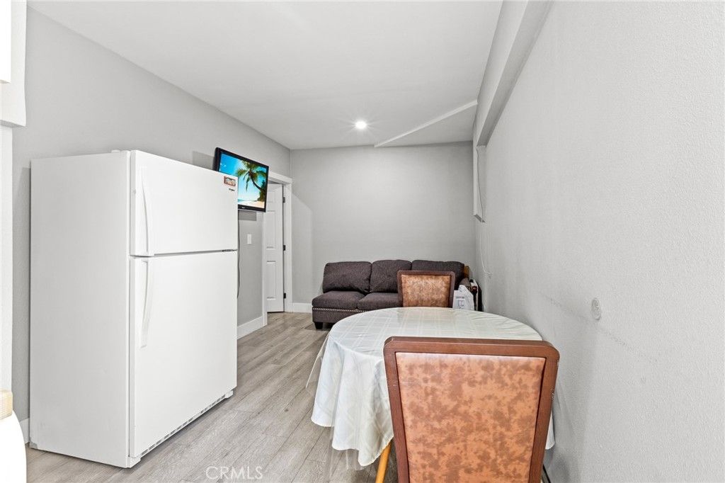 listing image 130727984670491036895