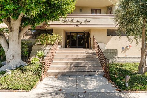 Photo of 2332 Fox Hills Dr #103, Los Angeles, CA 90064 (MLS # SR26086542)