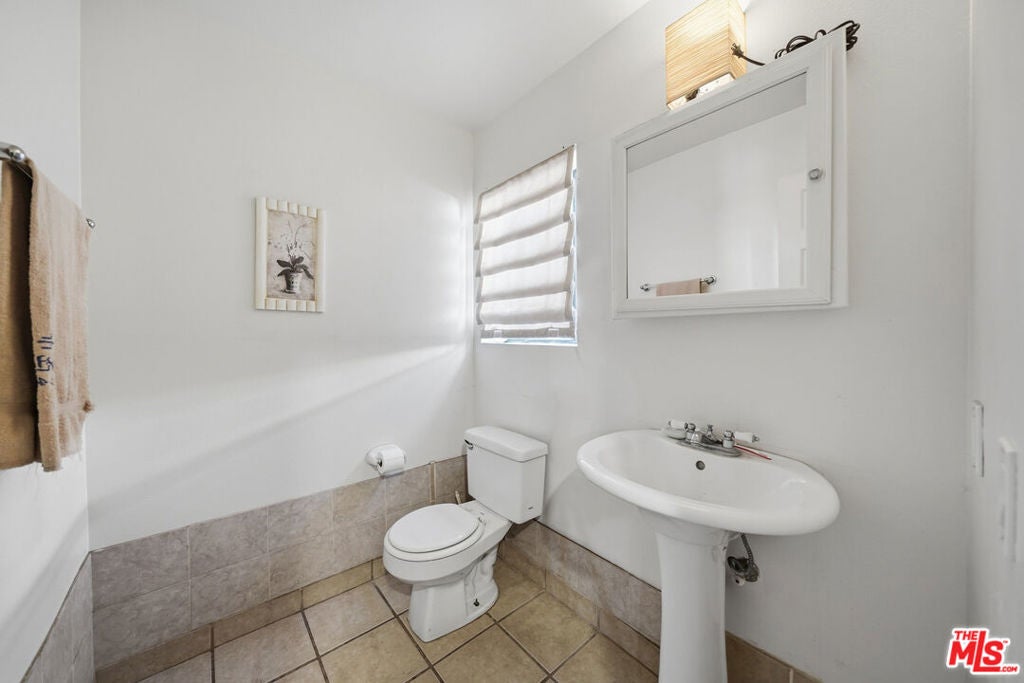 Photo of 2325 20th Street #3, Santa Monica, CA 90405 (MLS # 26985323)