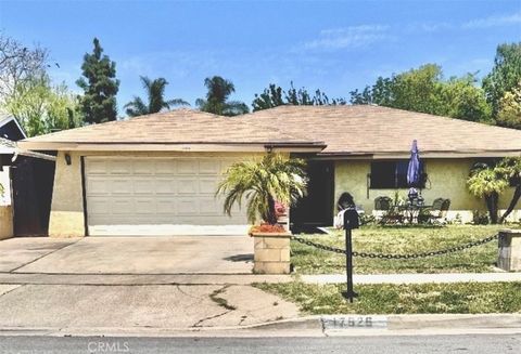 17626 Orange Court Fontana CA 92335