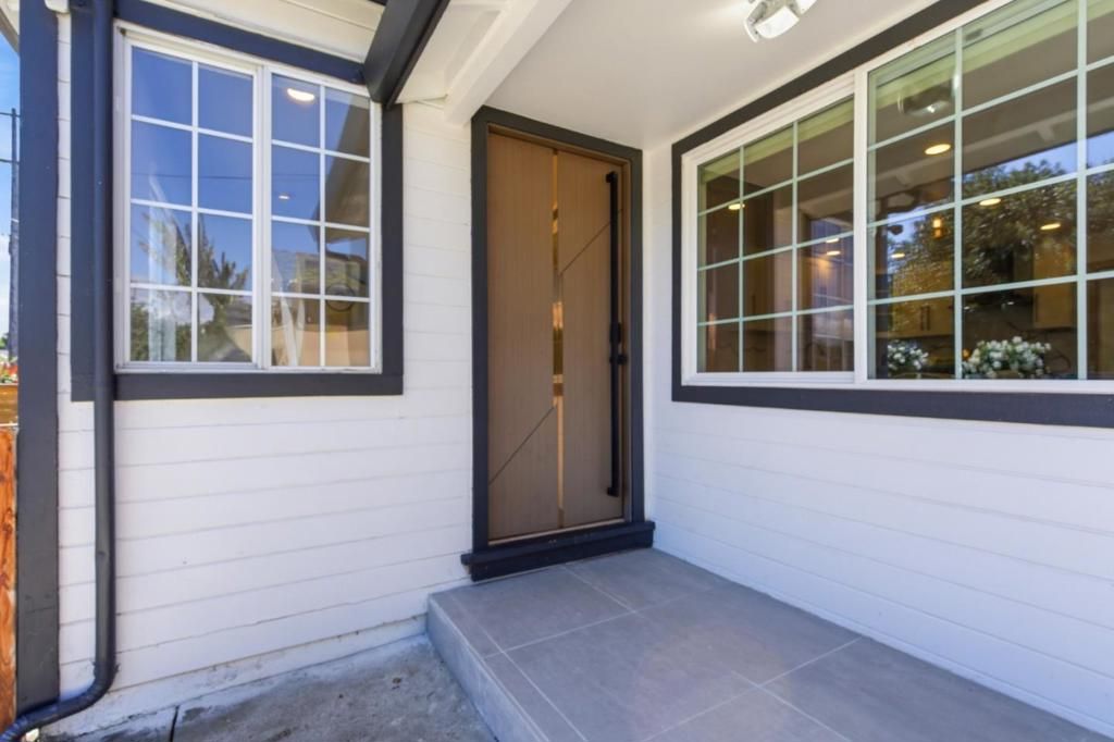 Photo of 1257 Laurel Avenue, East Palo Alto, CA 94303 (MLS # ML82041098)