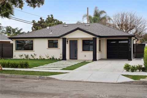 13741 Carfax Bellflower CA 90706