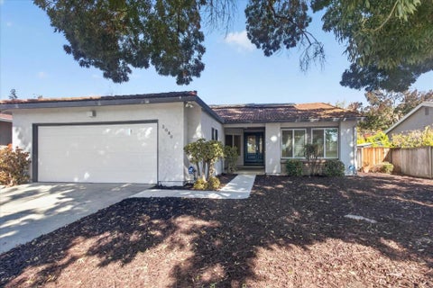 Photo of 2080 Estate View Way, San Jose, CA 95148 (MLS # ML82065705)