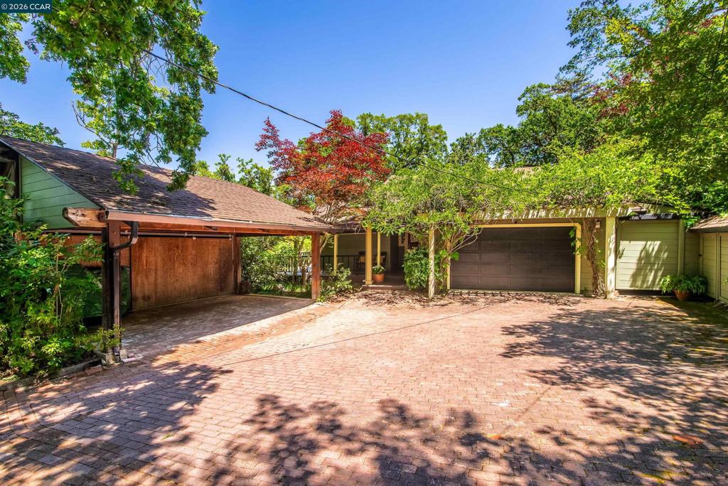 820 Mariposa RD