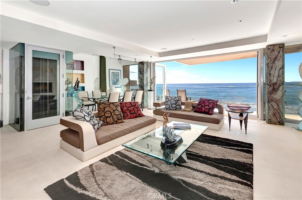 1261 Ocean Front