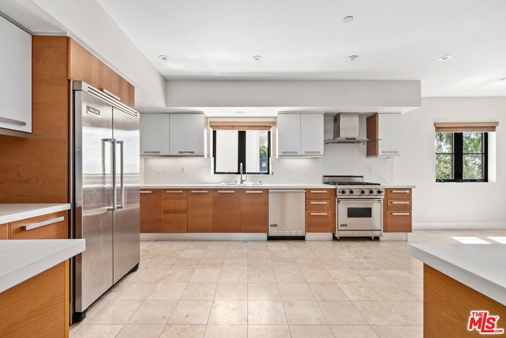 8788 Shoreham Drive 23
