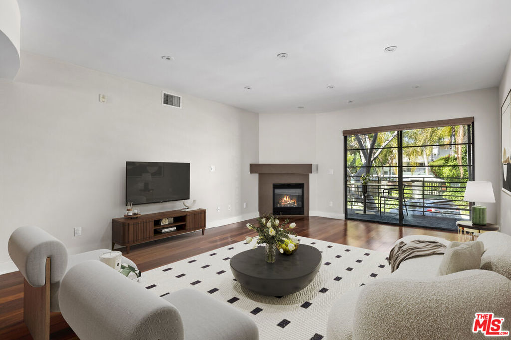 8788 Shoreham Drive 23
