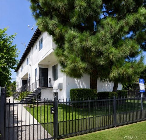 Photo of 6845 Hinds AVE #1, North Hollywood, CA 91605 (MLS # SR26133046)