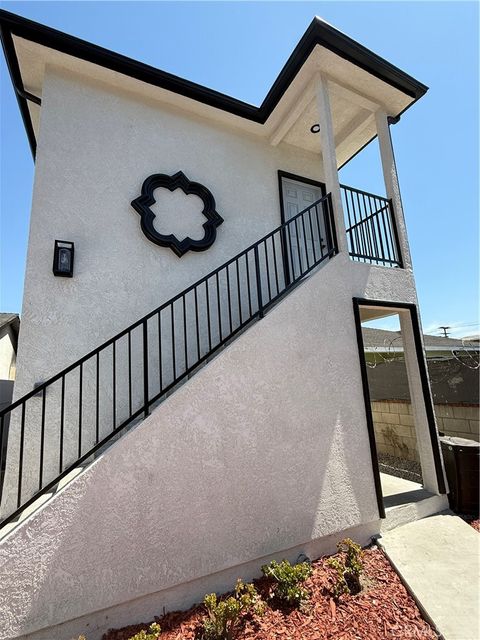 Photo of 8624 Graham Avenue, Los Angeles, CA 90002 (MLS # DW25245695) Photo of 8624 Graham Avenue, Los Angeles, CA 90002 (MLS # DW25245695)