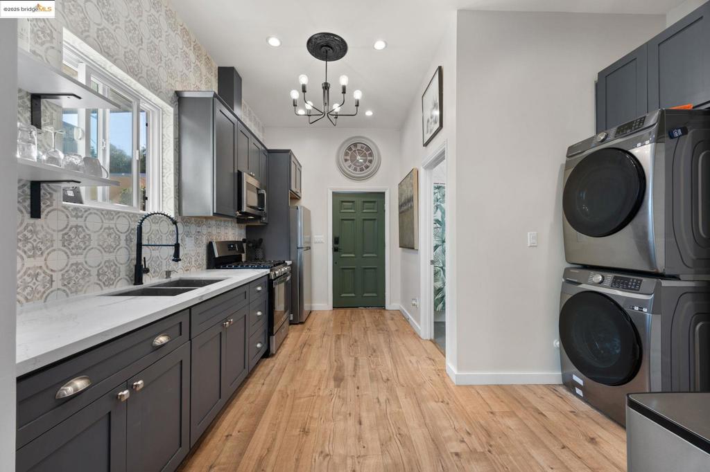 FARRELLY POND - Residential