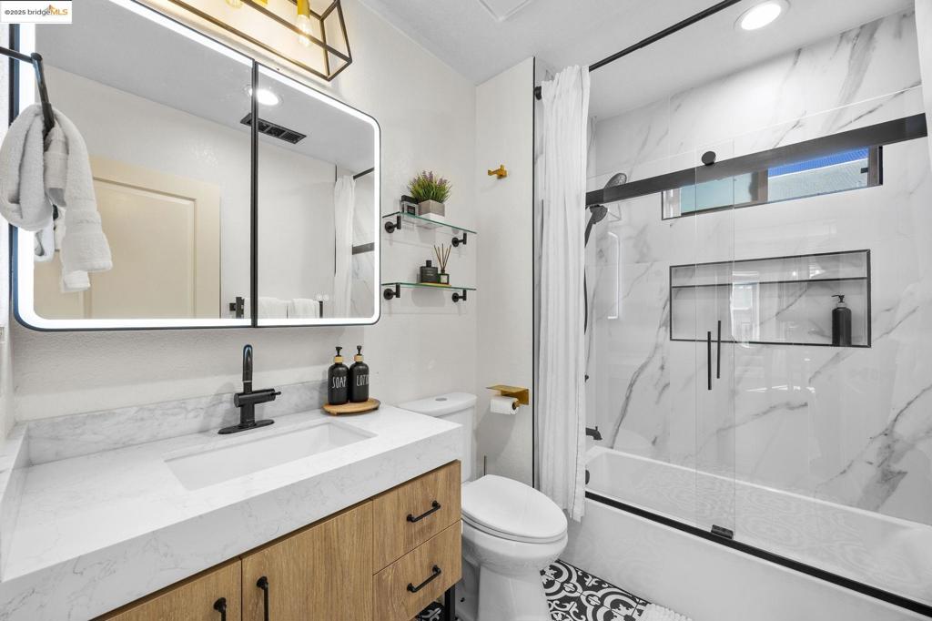 FARRELLY POND - Residential