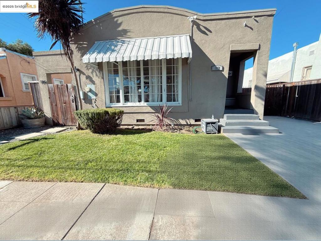 FARRELLY POND - Residential