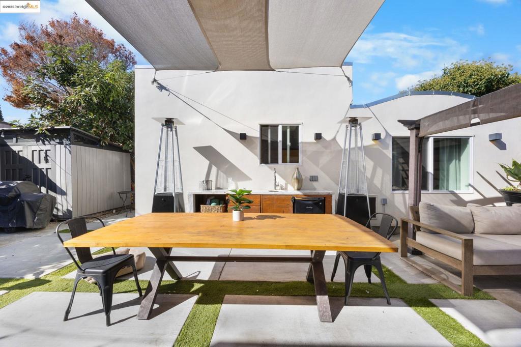 FARRELLY POND - Residential