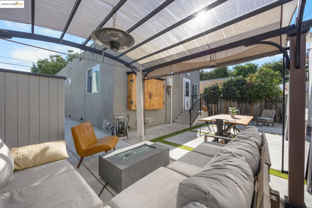 FARRELLY POND - Residential