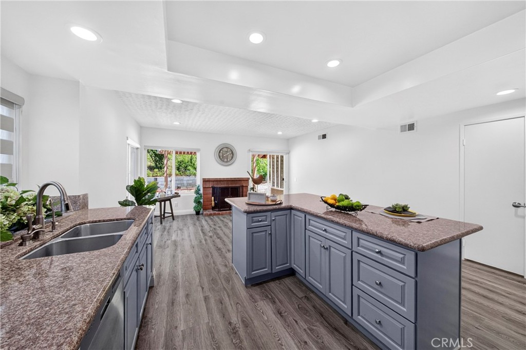 404 Continental Ct