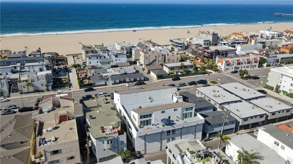 Hermosa Beach, California 90254, United States, 1 Bedroom Bedrooms, ,1 BathroomBathrooms,Residential,Active,233766