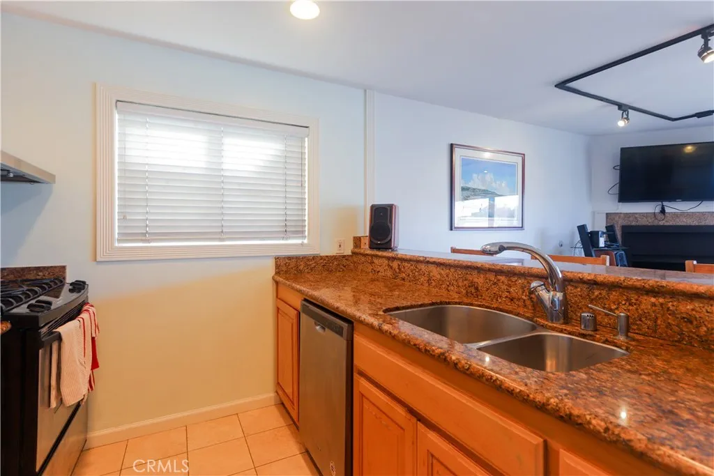 Hermosa Beach, California 90254, United States, 1 Bedroom Bedrooms, ,1 BathroomBathrooms,Residential,Active,233766