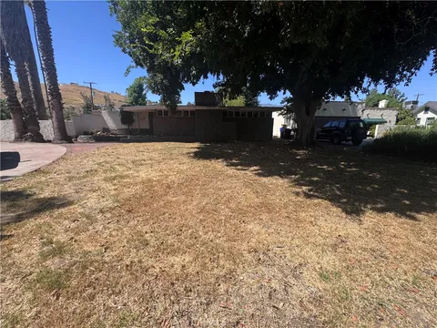 782 W Marshall Boulevard, San Bernardino, CA 92405 - MLS#: TR25187860