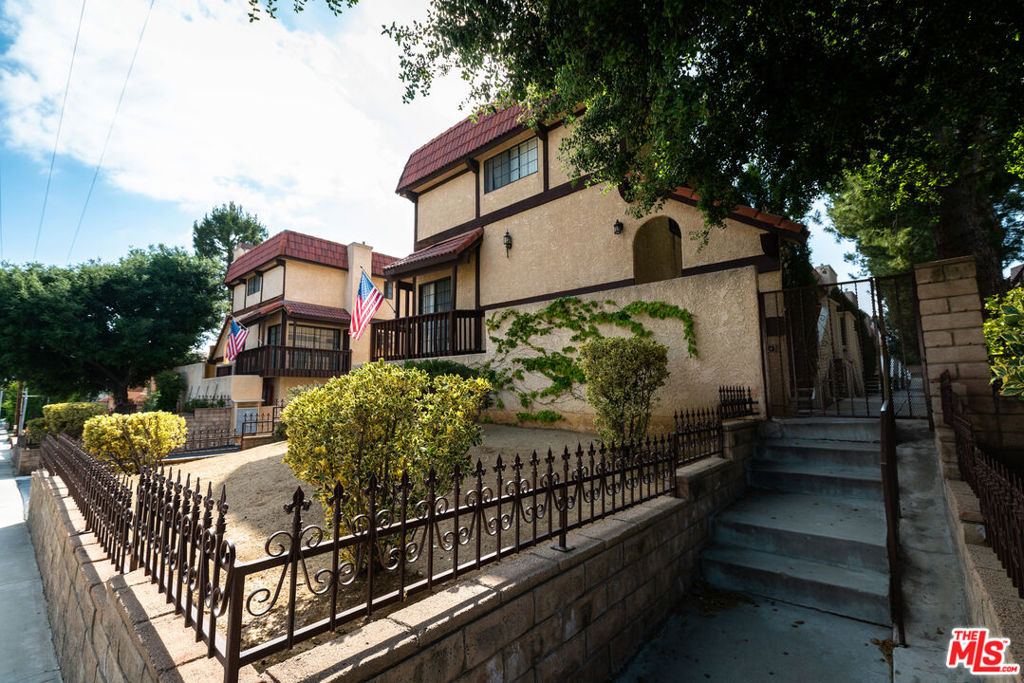 5307 Colodny Drive