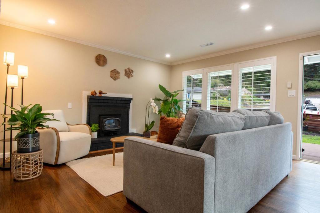 1107 Rosita Road