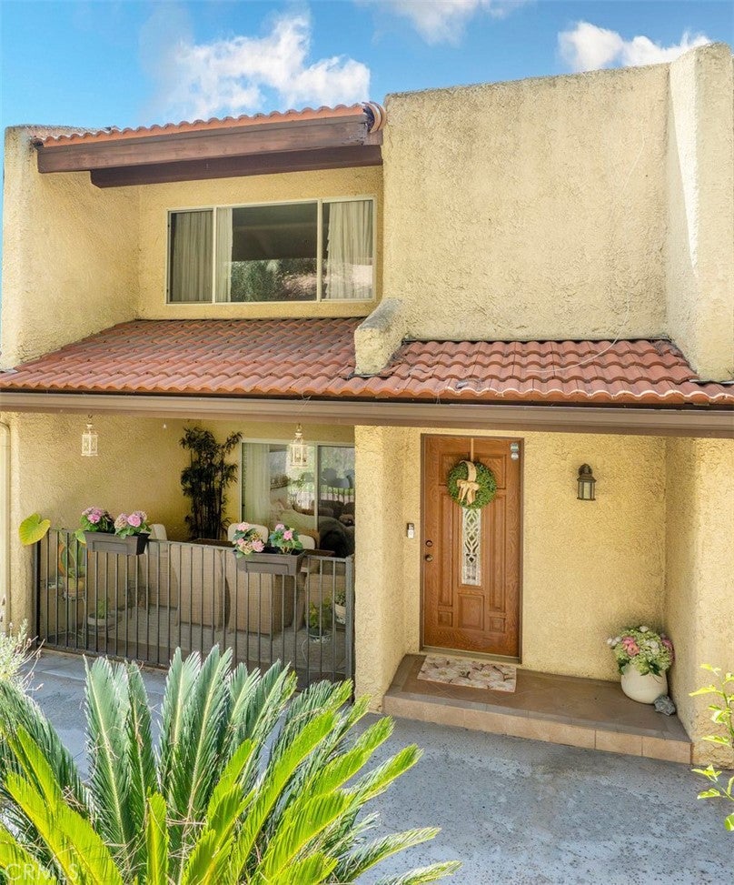 9735 Via Roma, Burbank CA 91504