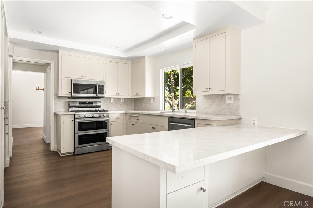 18642 Beachmont
