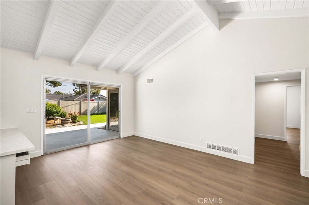 18642 Beachmont